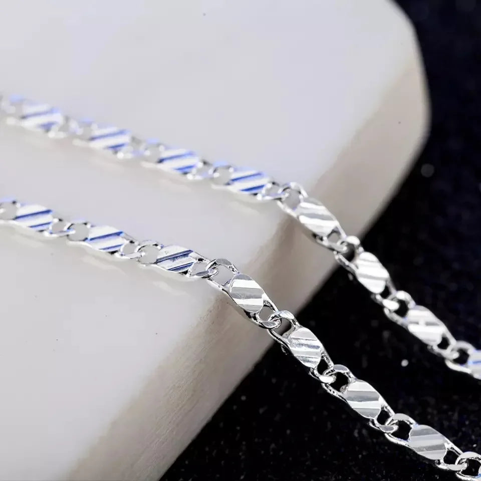 The Windsor Ellipse GoldChain